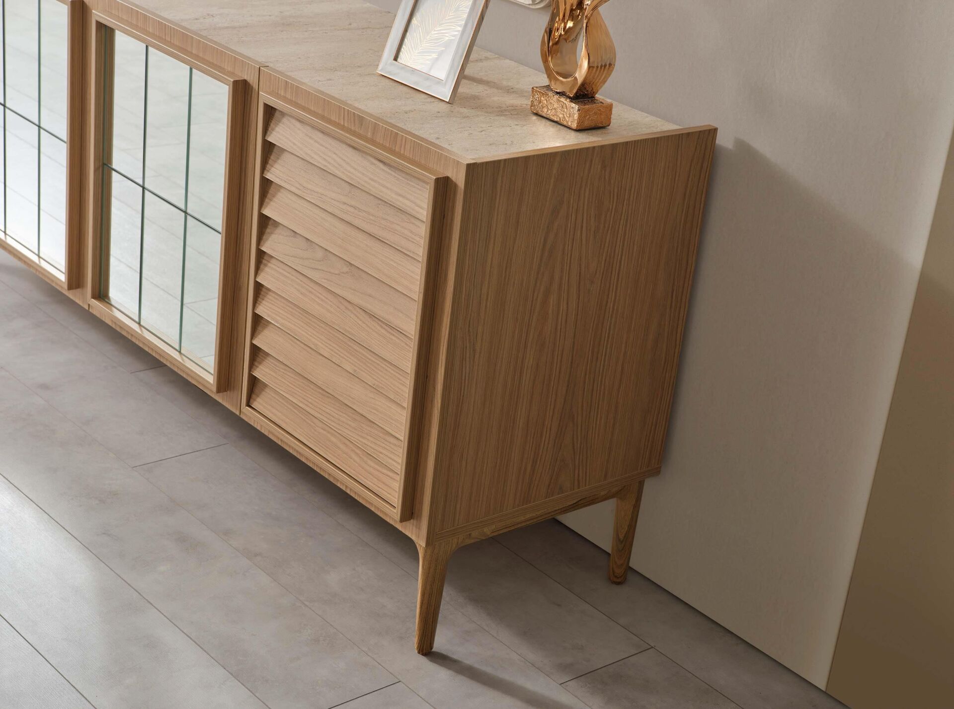 Bym Helen Konsol(Ayna Dahil)