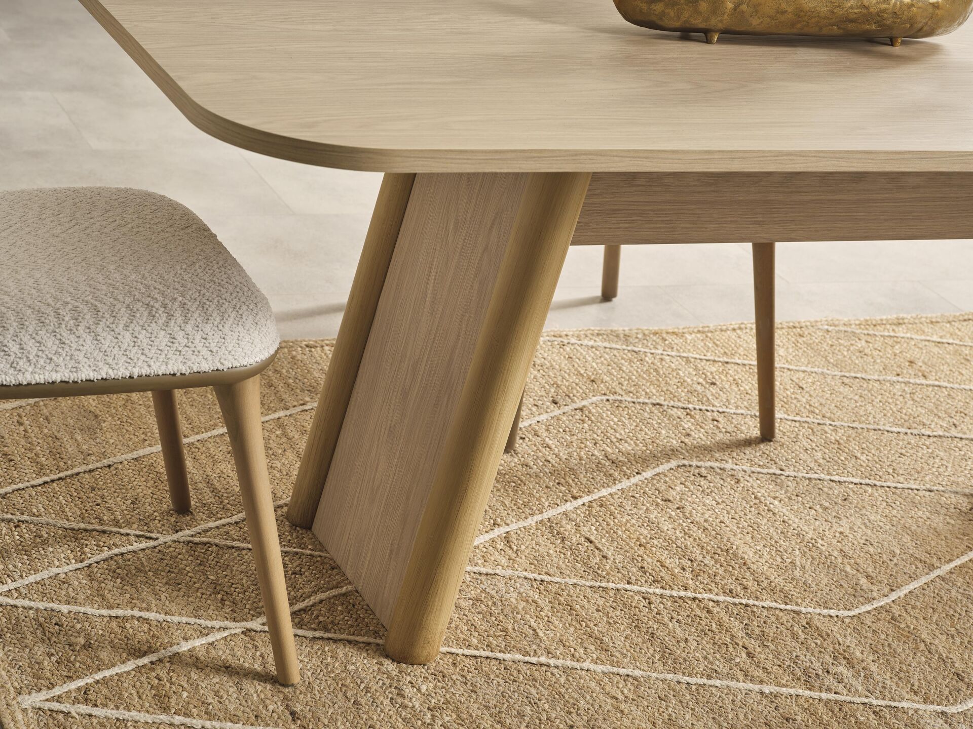 Bg Hera Açılır Yemek Masası