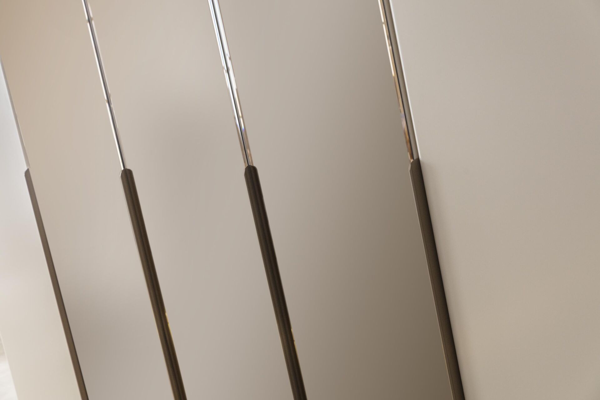 Dmx Marsel Dolap (3 Kapısı Aynalı)