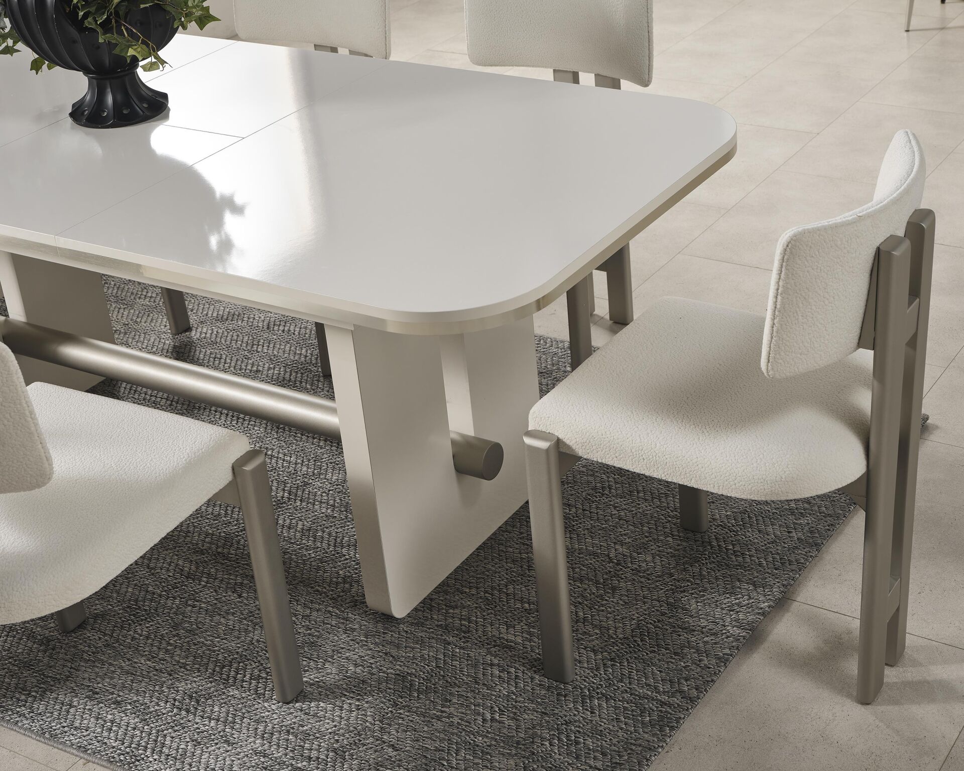 Bg Kavis Açılır Yemek Masası