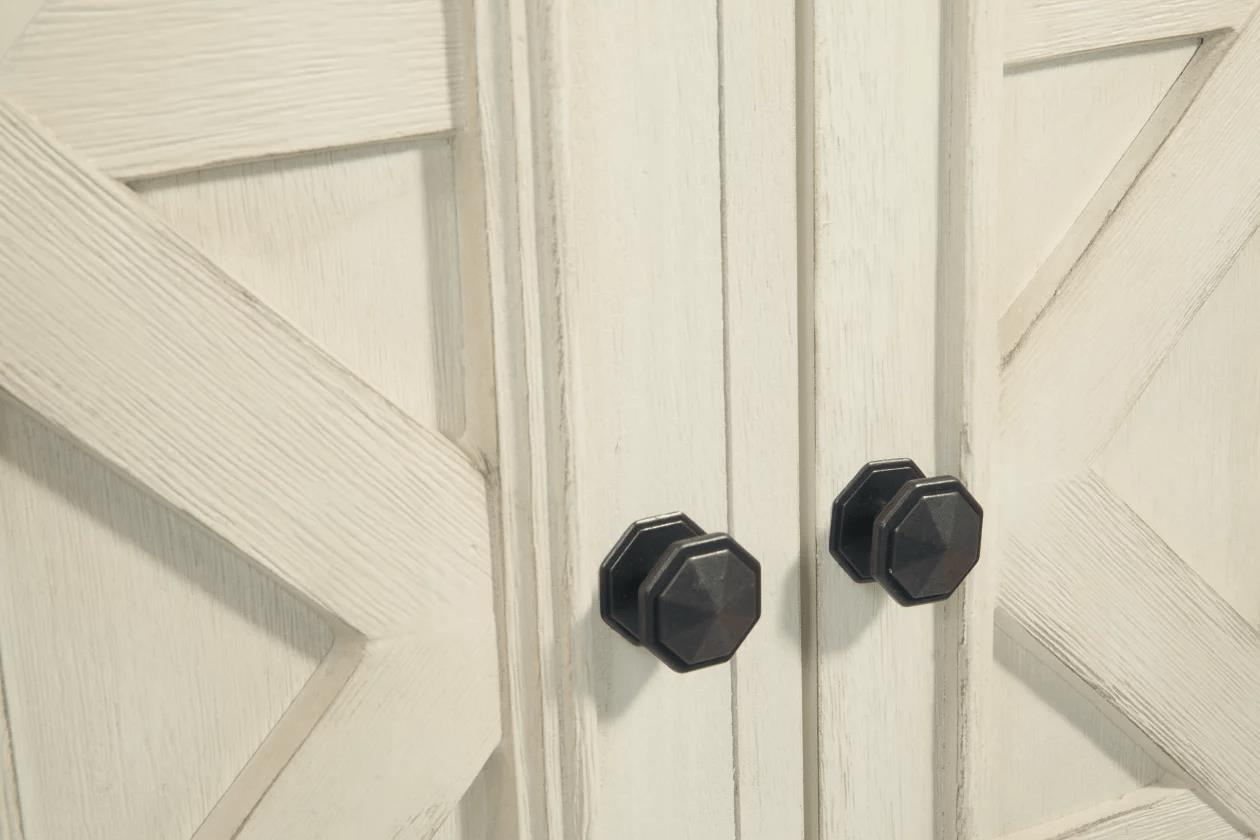 Ashley D647-60 Bolanburg Yemek Konsol