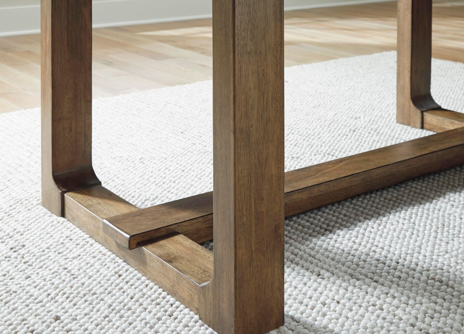 Ashley D974-35 Cabalynn Yemek Genişletilebilir Masa