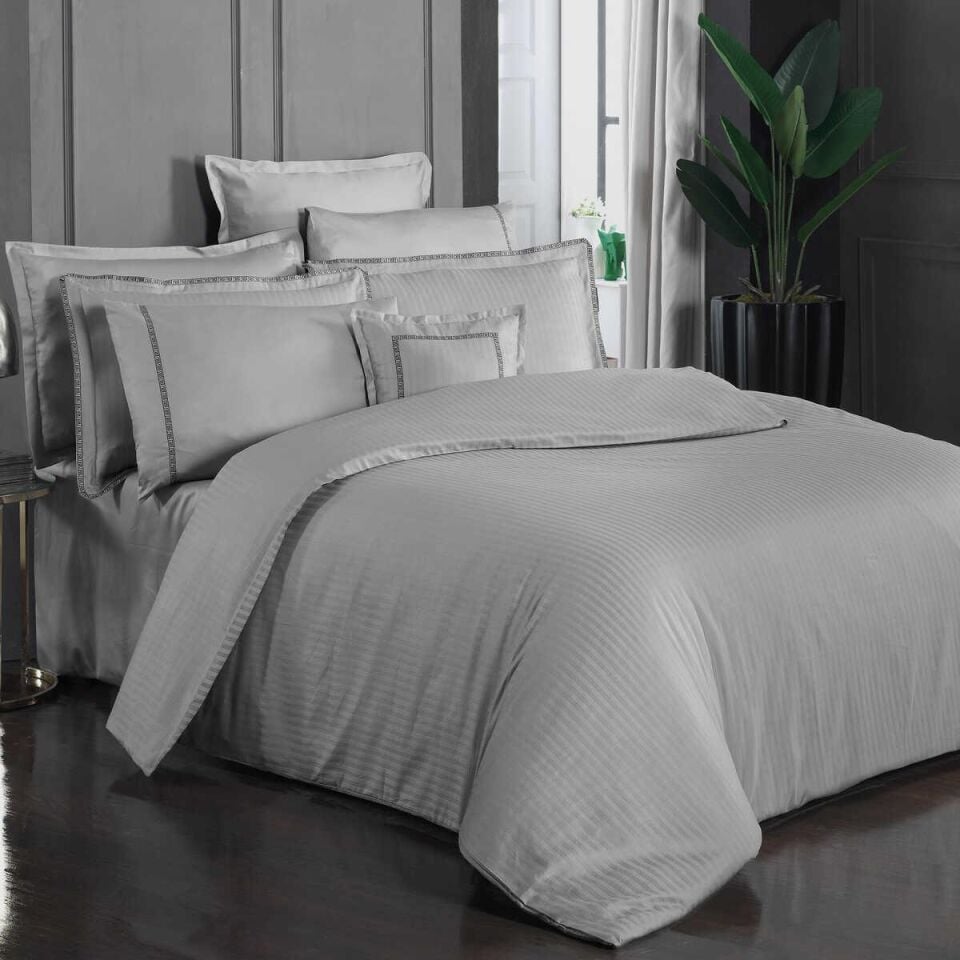 Sarev Jacquard Stripe Saten Nevresim Takımı Çift Kişilik Gri